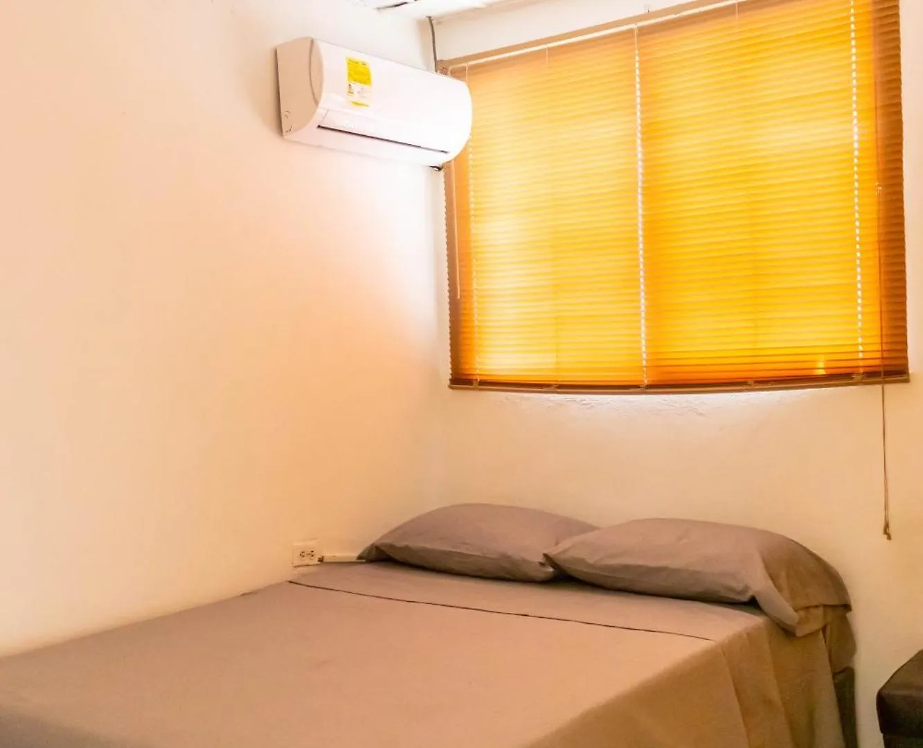 Apartamento Alojamiento Familiar A Pocos Pasos De La Hermosa Bahia De Manga Cartagena