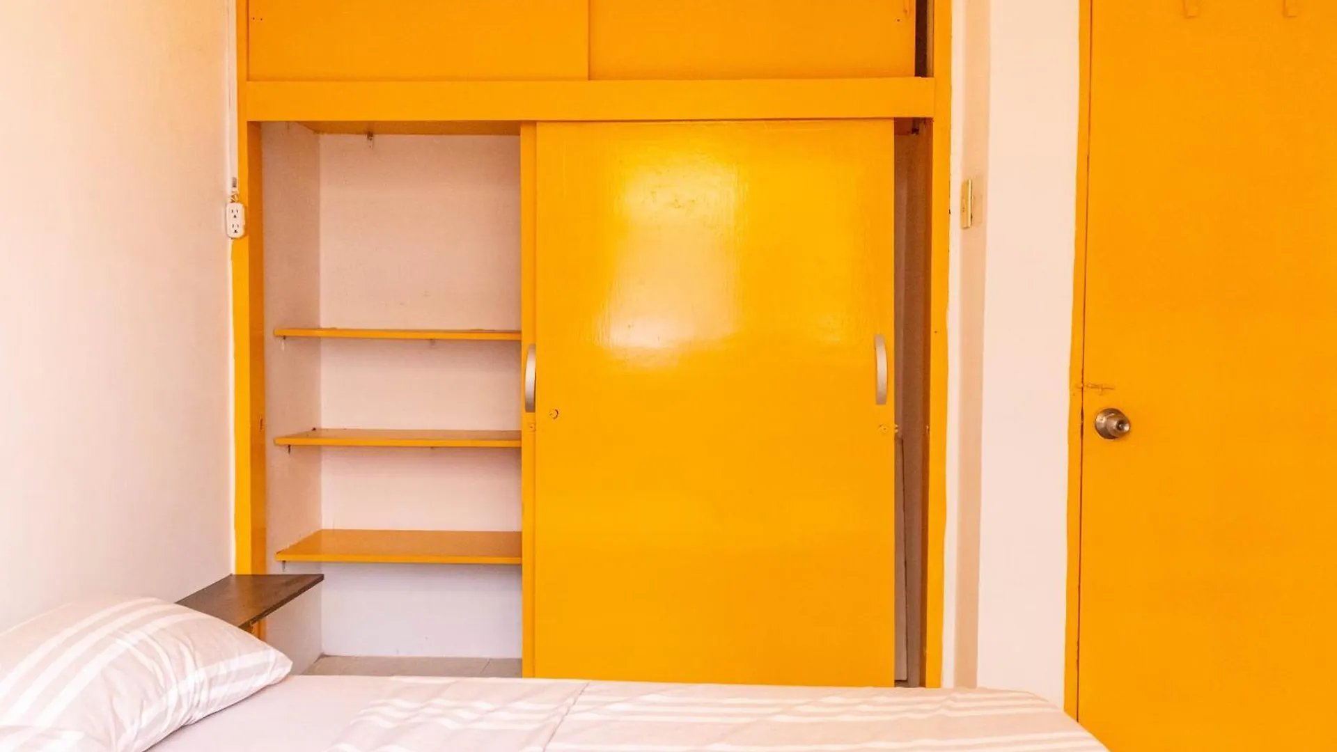 Alojamiento Familiar A Pocos Pasos De La Hermosa Bahia De Manga Cartagena Apartment