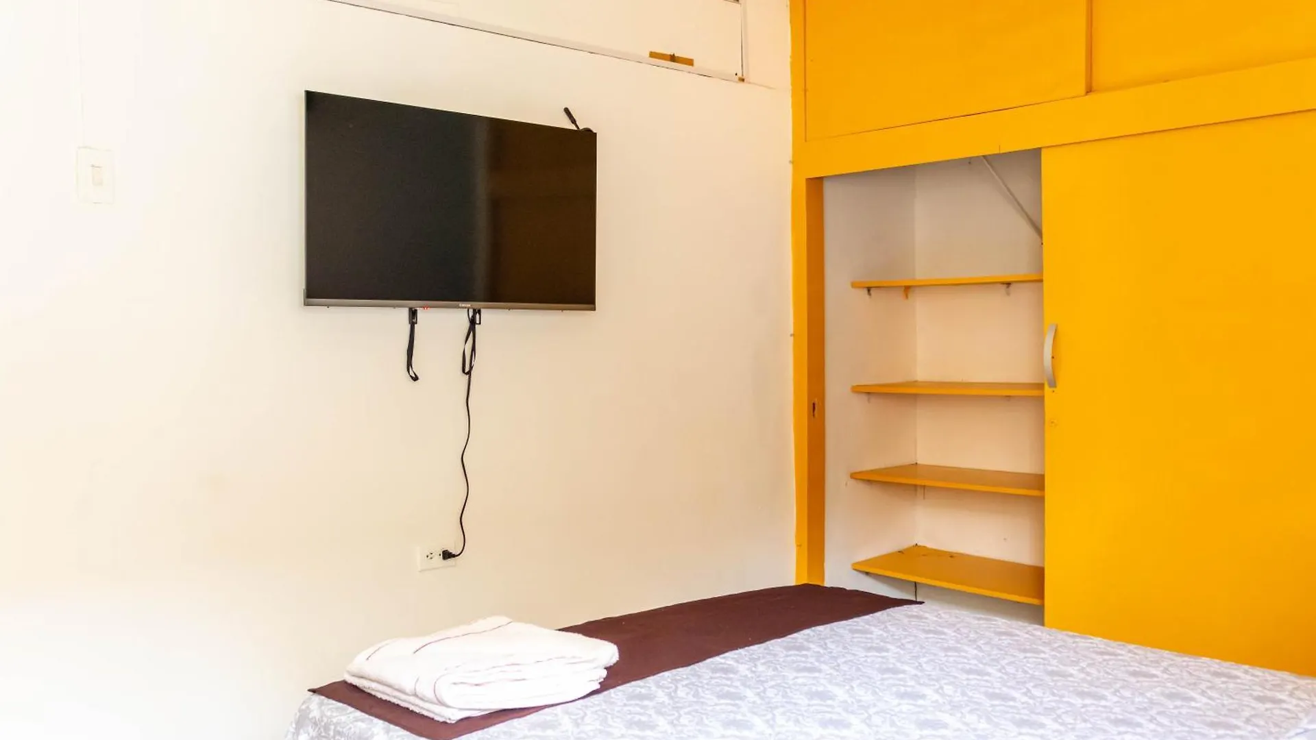 Alojamiento Familiar A Pocos Pasos De La Hermosa Bahia De Manga Cartagena Apartment